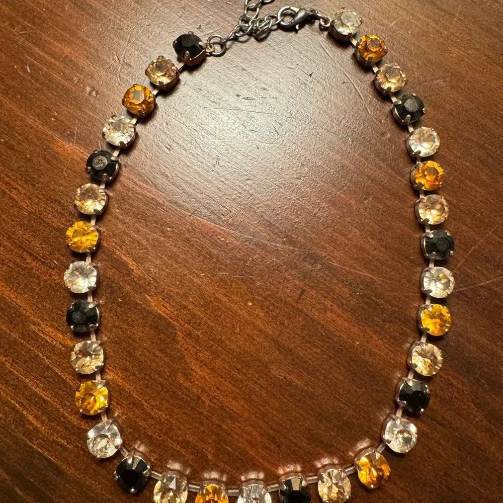 Swarovski crystal necklace, bracelet and pierced earrings. - Picture 2 of 3
